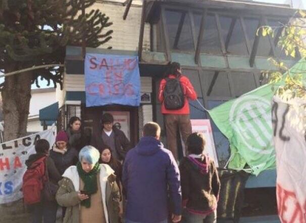 En Esquel hoy tomaron el Area Programática.