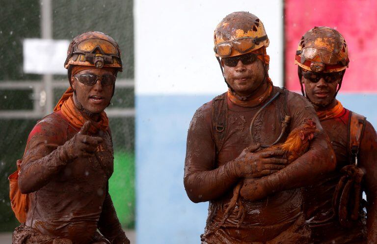 Más de 300 personas retomaron la búsqueda de víctimas en la localidad de Brumadinho (REUTERS)