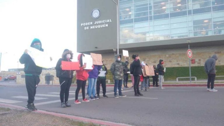 Corte frente a Ciudad Judicial en Neuquén en reclamo de seguridad