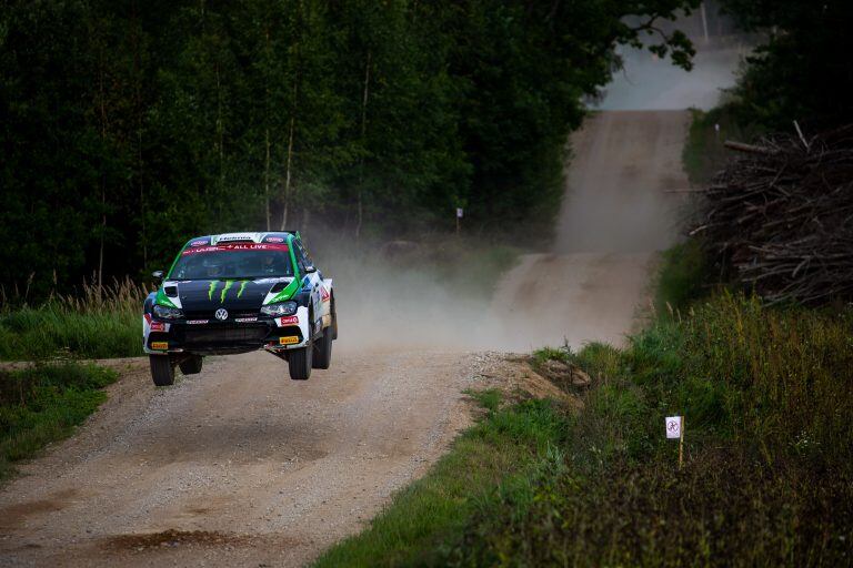 Oliver Solberg, hijo del excampeón mundial Petter Solberg, con el VW Polo GTI. Dominó entre los coches R5 y fue el vencedor en WRC3.