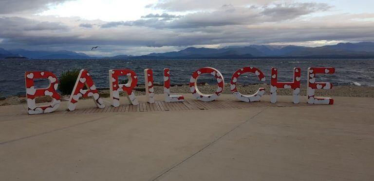 Así recibe Bariloche el "Día de los Enamorados" (Bariloche2000).