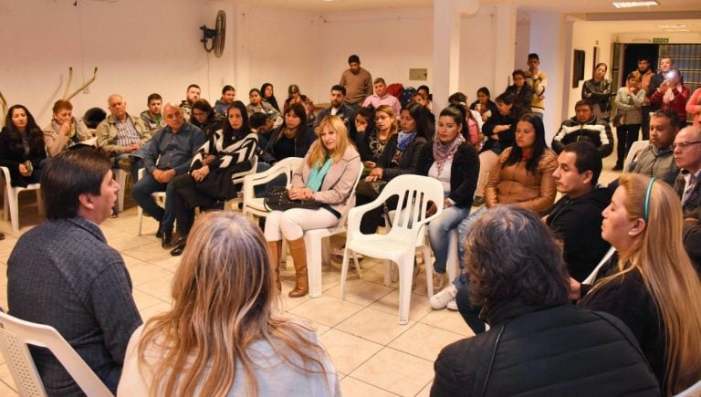 Gustavo Martínez acercó sus propuestas para la Intendencia a vecinos y dirigentes políticos y barriales. (Diario Chaco).