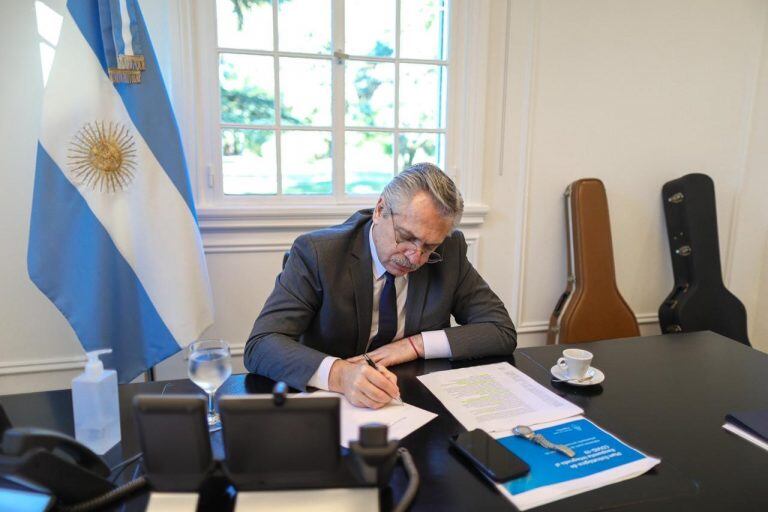 Alberto Fernández habló con Angela Merkel. (foto: Presidencia)