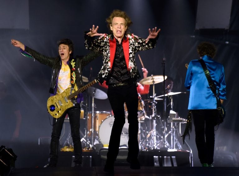 Ronnie Wood, Mick Jagger y Keith Richards de los Rolling Stones cuando tocaron en el Hard Rock Stadium en el Miami Gardens, Florida. (Foto: Michele Eve Sandberg / AFP)