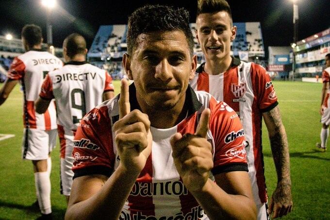 Damián Arce festeja su gol a favor de Instituto de Córdoba ante Atlético de Rafaela. (@InstitutoACC)