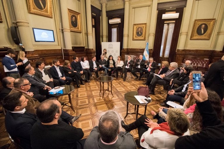 Reunión en el Senado Nacional por asignaciones familiares