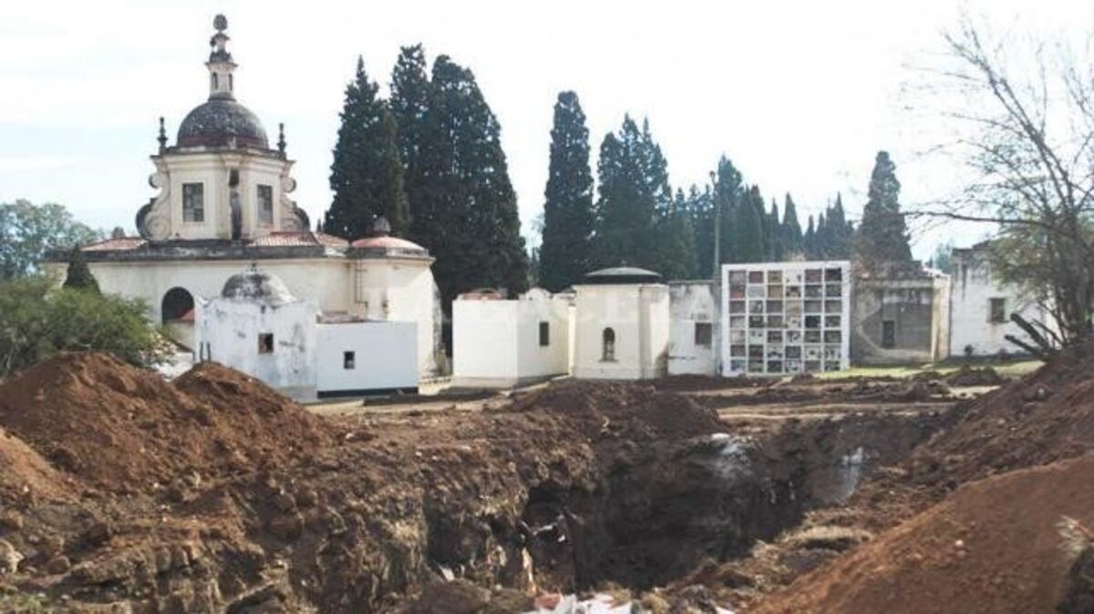 La Justicia Federal prohibió la excavación de fosas comunes en un cementerio salteño