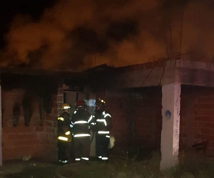 Incendio de precaria vivienda