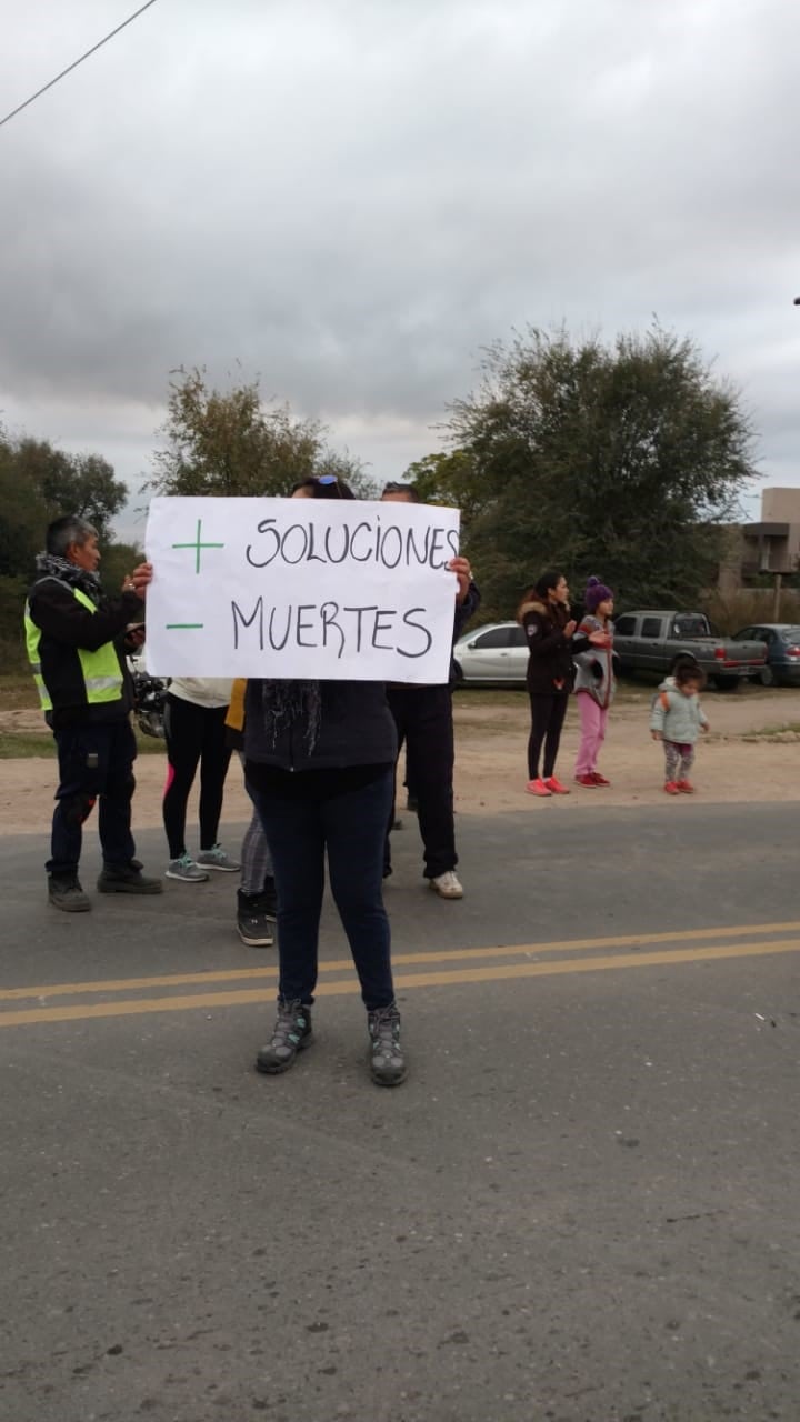 El pedido escrito de una vecina. (Foto: gentileza G. Reales).