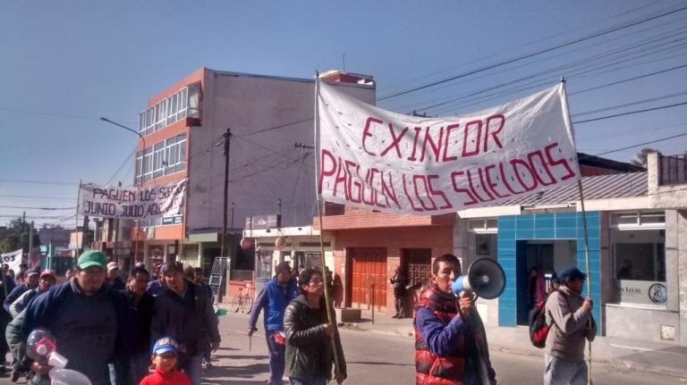 Movilización de trabajadores de Exincor en Palpala