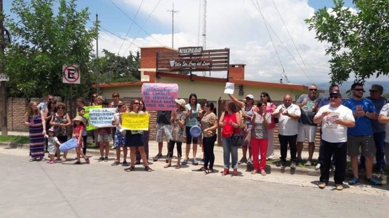 Uno de los últimos reclamos públicos durante el verano de 2020. (Foto: gentileza vecina de la localidad).