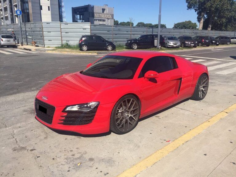 Audi R8, cotizado en U$S 400 mil.