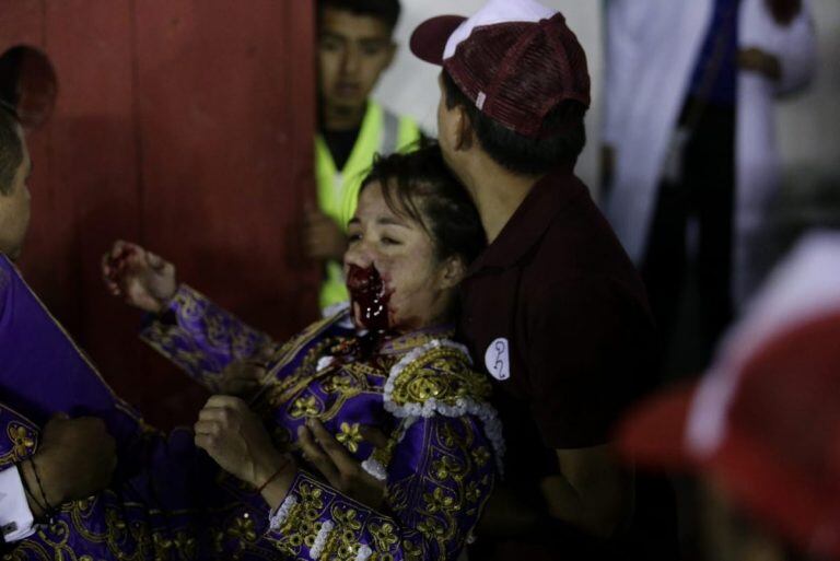 Una torera se fracturó la mandíbula durante una corrida (Foto: Twitter)