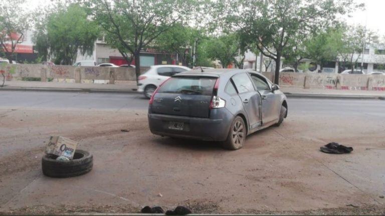 Vuelco en Costanera y Barraquero