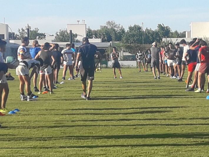 Los Doguitos comenzaron a entrenar de cara al Argentino Juvenil 2018.