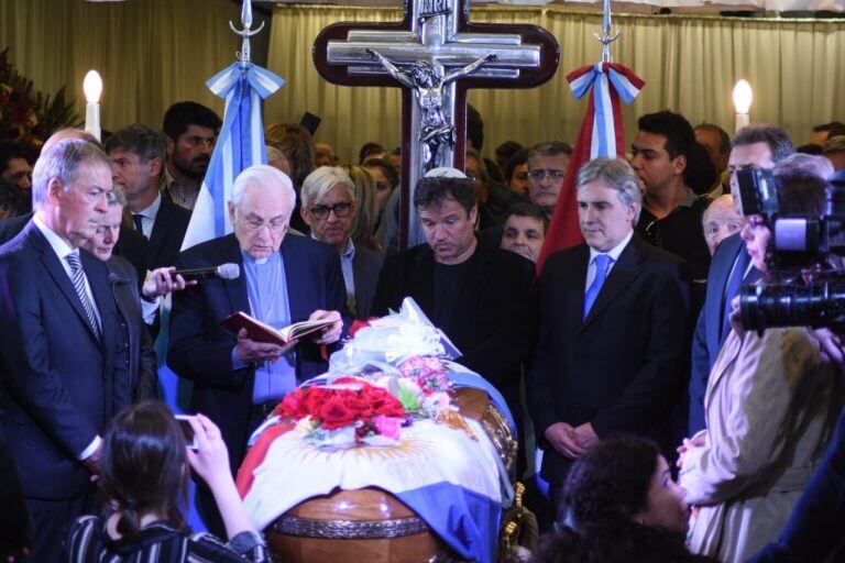 La ceremonia religiosa en el Centro Cívico para despedir a De la Sota.