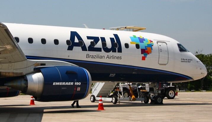 Los nuevos vuelos de Azul serán operados por aviones Embraer 190. (Archivo)