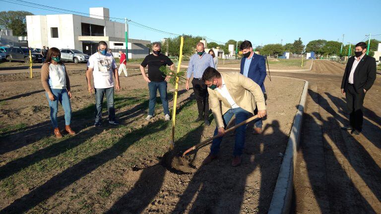 Acto en barrio Rosedal para inaugurar la obra de Cordón Cuneta