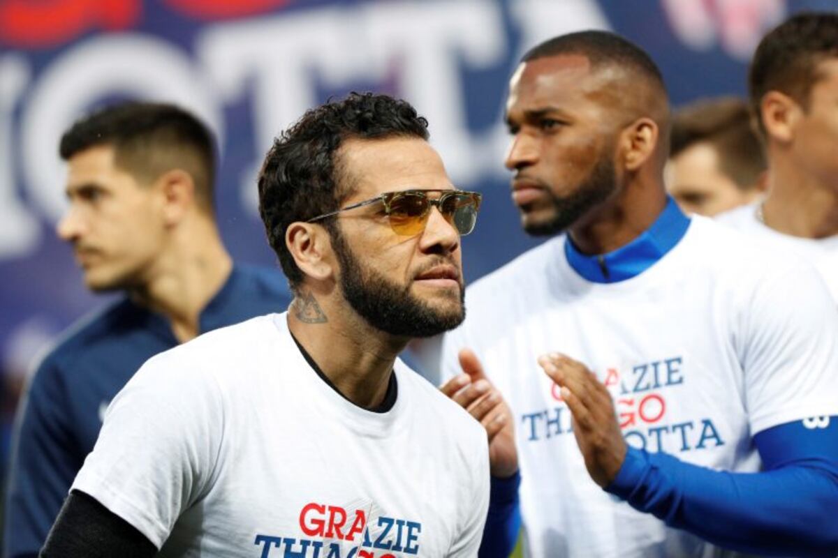 El costado femenino de Dani Alves: desfile con zapatos de mujer y baile sensual a su novia