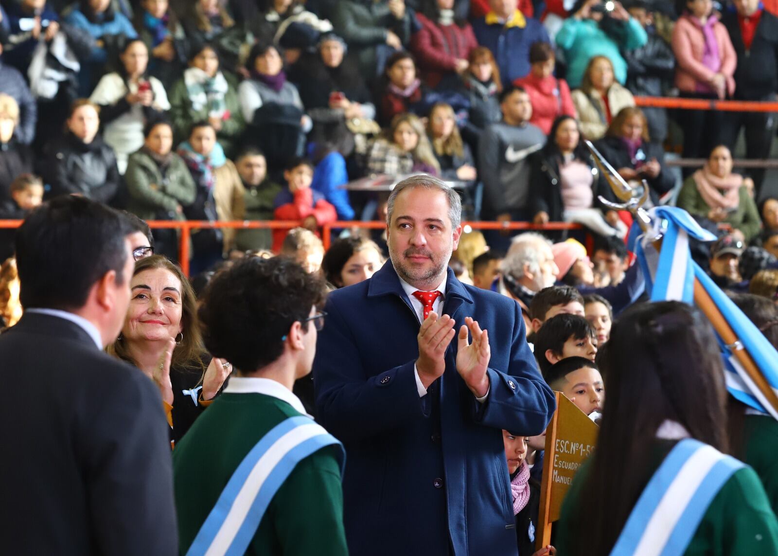 Estudiantes de Maipú prometieron lealtad a la bandera.