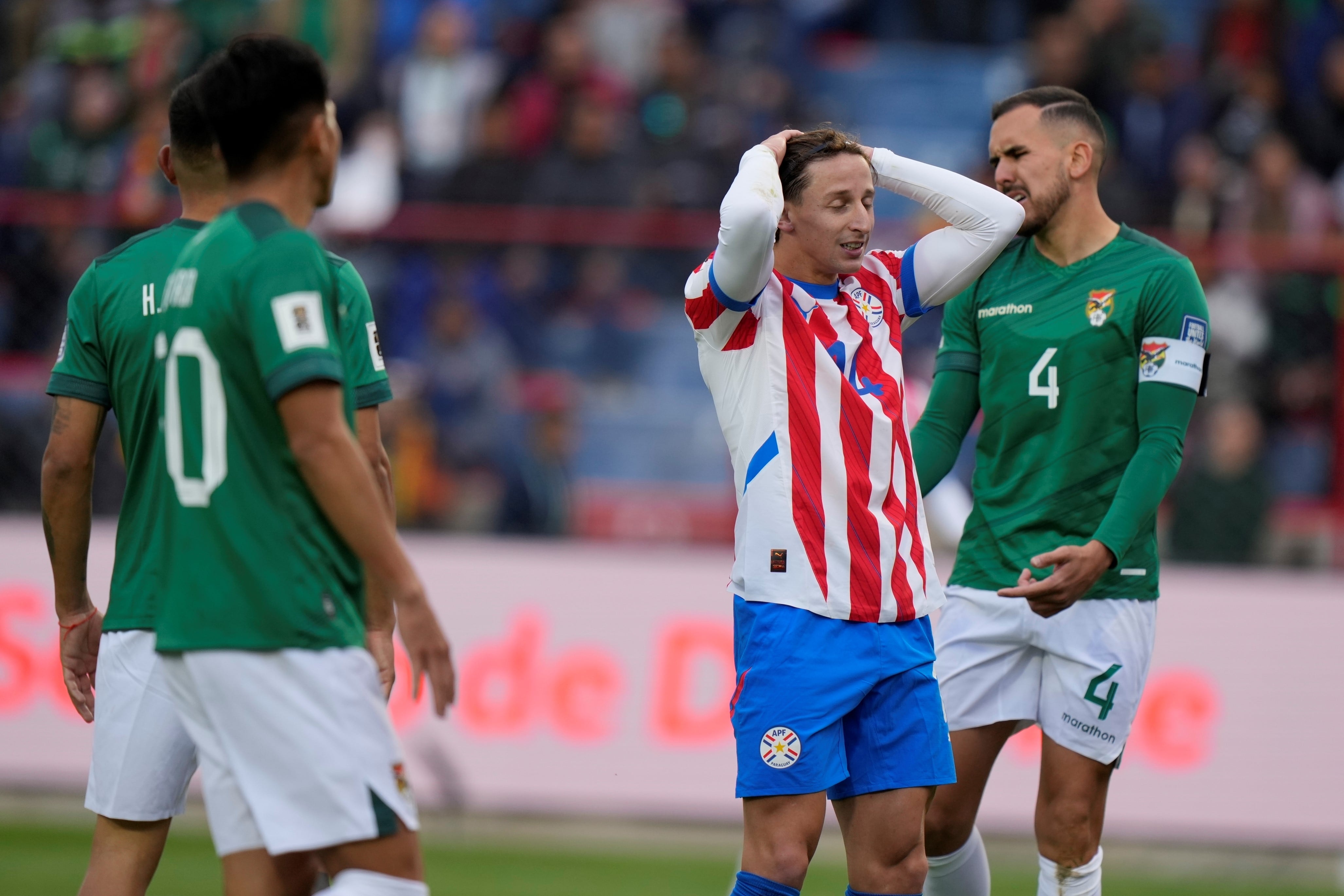 Matías Galarza Fonda, de Talleres, en el partido que su selección, la de Paraguay, afrontó ante Bolivia por las eliminatorias sudamericanas. (AP)