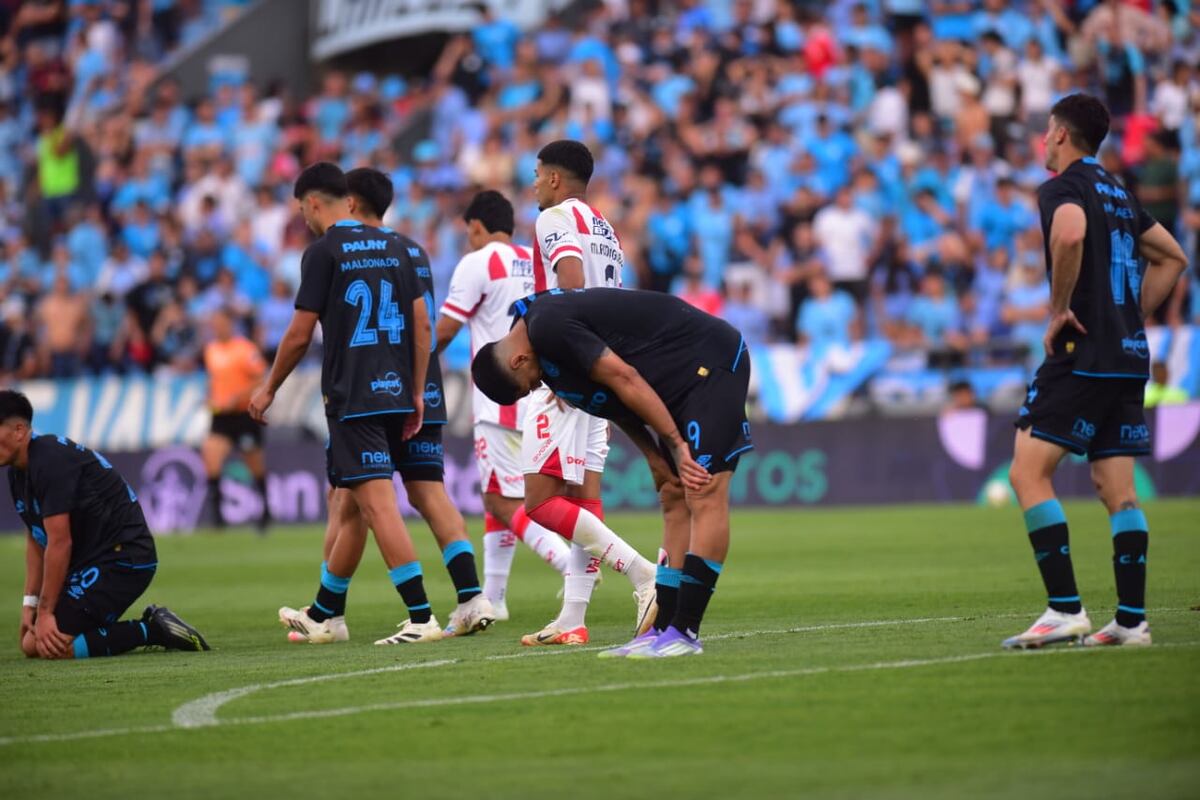 Belgrano se quedó afuera de todo: el reclamo de los hinchas que explotó en las tribunas