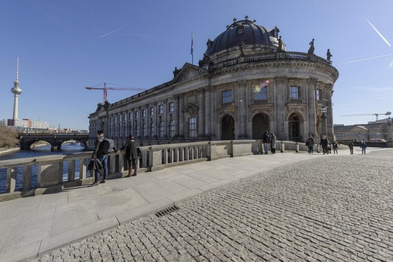 ALE09 BERLÍN (ALEMANIA), 27/03/2017.- Vista general del Museo Bode de Berlín, Alemania, hoy 27 de marzo de 2017. Unos desconocidos han robado la mayor moneda de oro del mundo, una pieza de 100 kilos y un valor nominal de un millón de dólares (926.000 euro