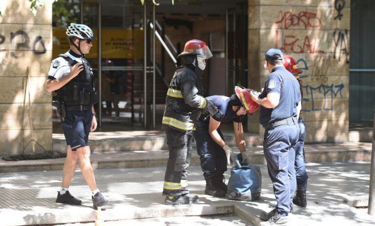 El foco de incendio se produjo en la zona de los ascensores.