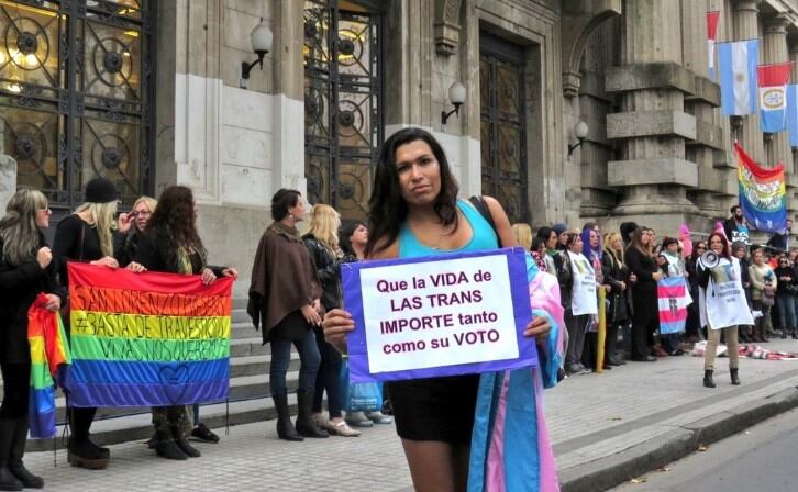 La Marcha del Orgullo le puso color a una tarde gris en Rosario