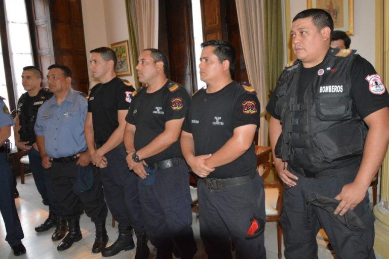 Policías y Bomberos rescatistas