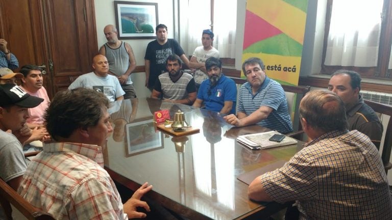 El Intendente Sánchez se reunió con trabajadores del Frigorífico Anselmo (Foto: Diario 3)