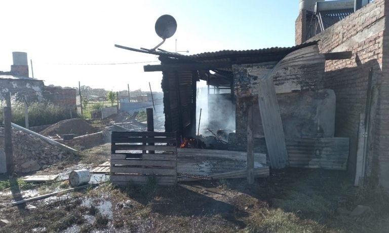 Vivienda incendiada
(Foto gentileza de LaBrújula24)