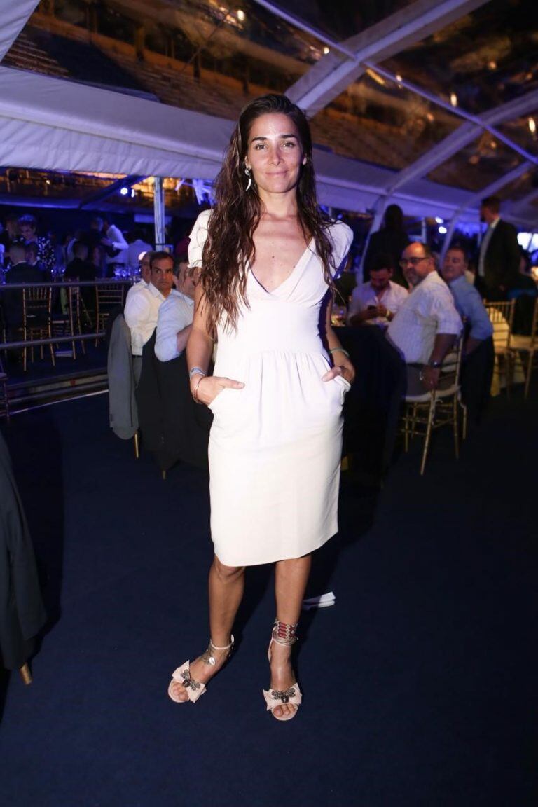 Juanita Viale y su look para la Cena Anual Solidaria 2019.