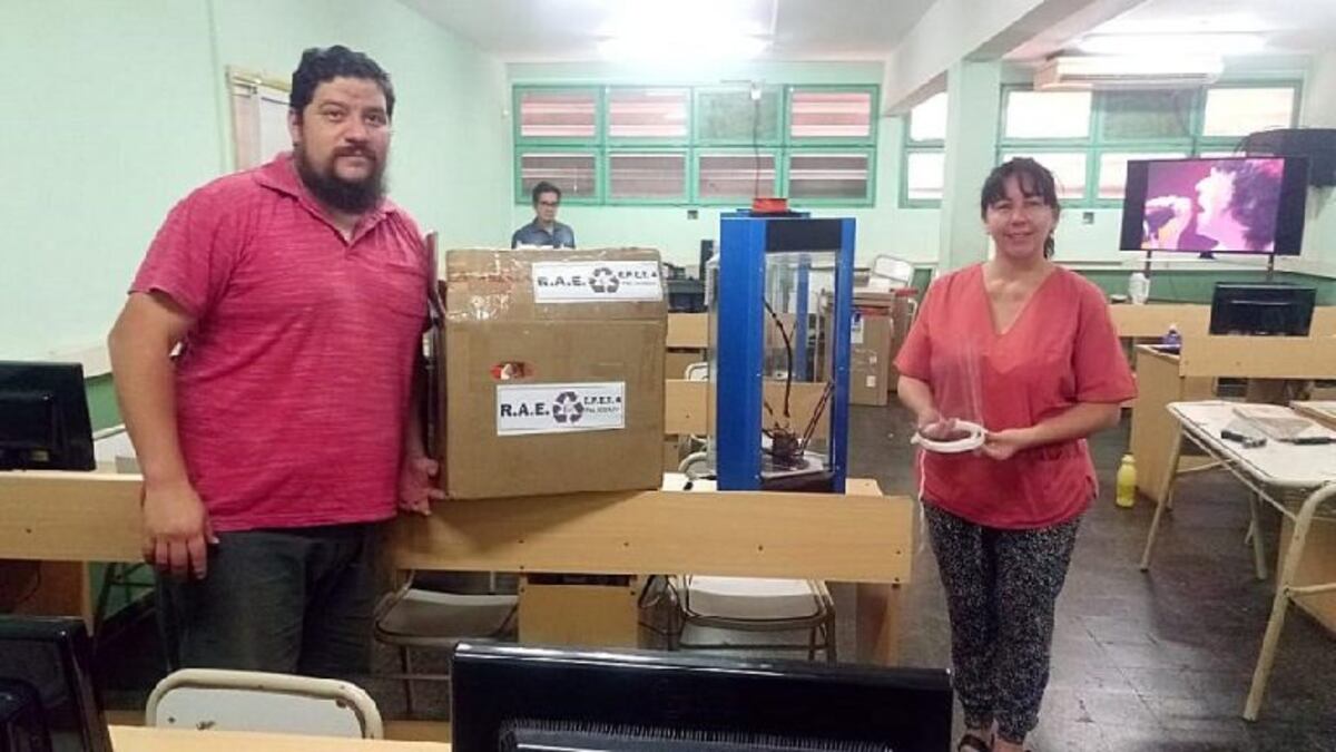 La EPET 4 también produce elementos que son donados para la lucha contra el coronavirus