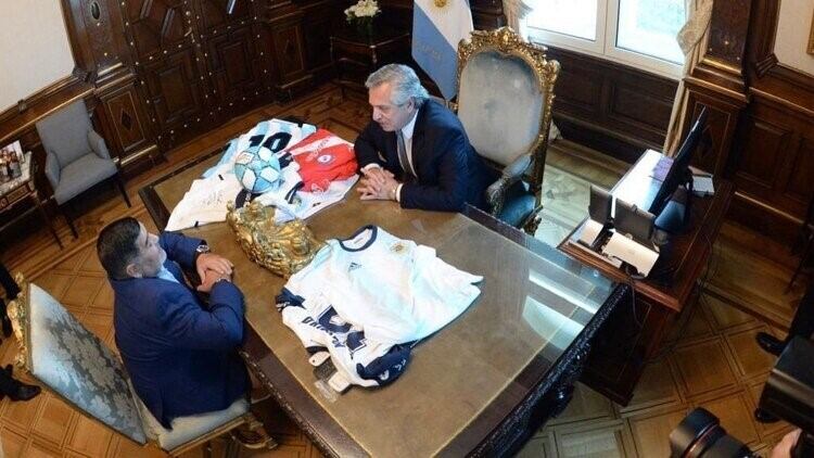 Diego Maradona y Alberto Fernández en Casa Rosada.