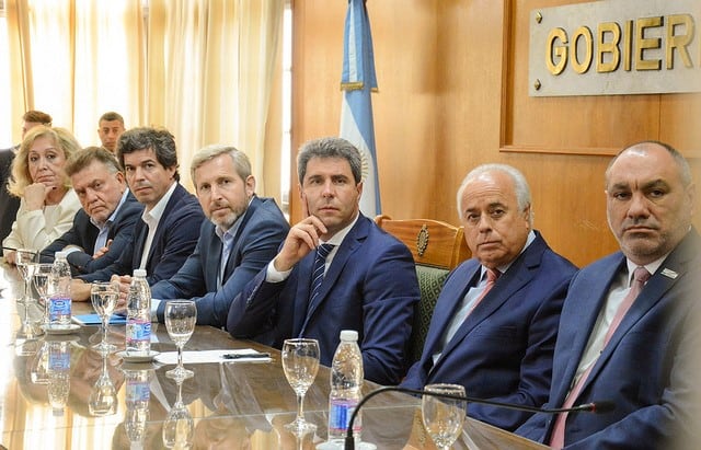 La apertura de sobres para conocer las empresas se realizó en Casa de Gobierno.