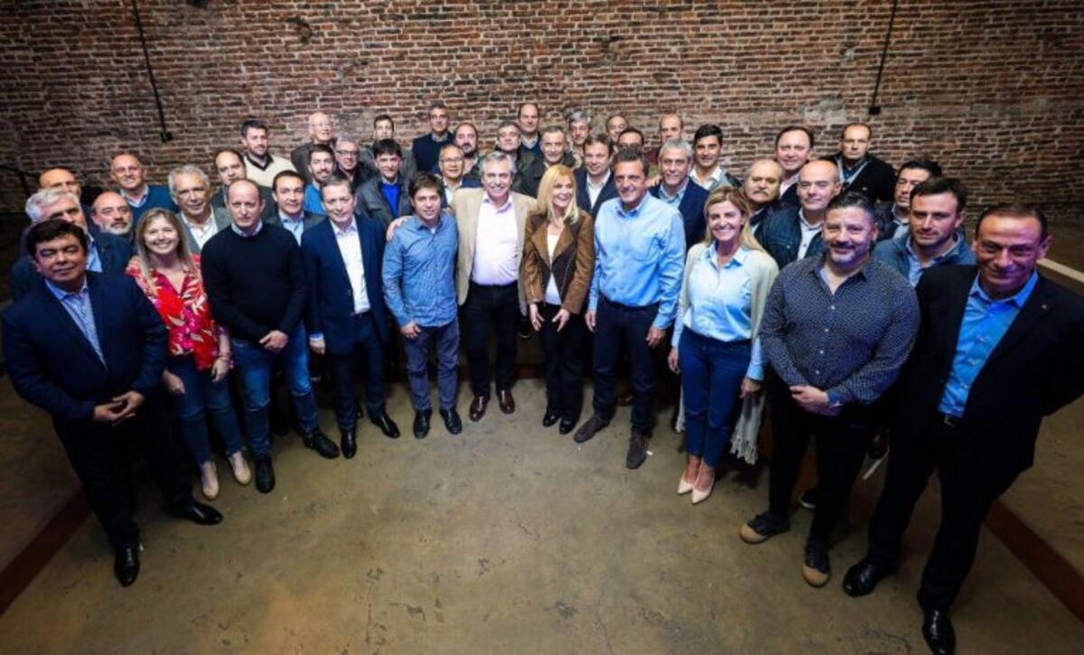 Alberto Fernández, Axel Kicillof y Sergio Massa se reunieron con intendentes bonaerenses