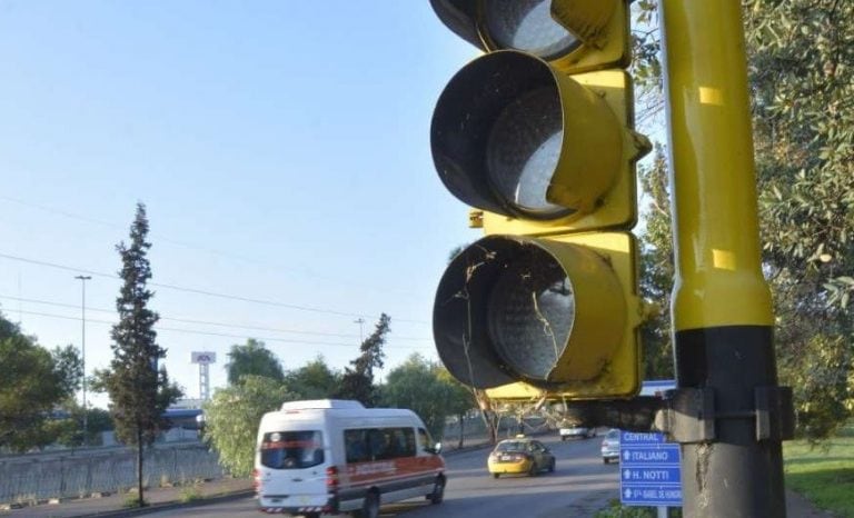 Godoy Cruz no funcionan los semáforos y hay problemas de tránsito.