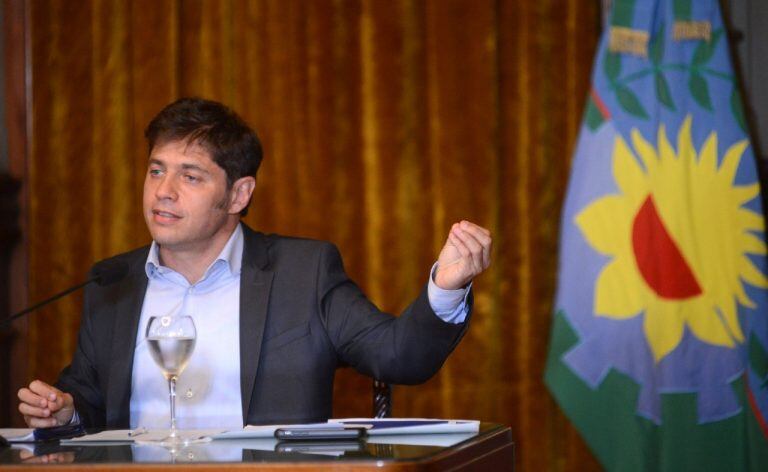 Kicillof afirmó que una "deuda elevadísima y caja insuficiente" obligaron a la postergación de pagos. (Clarín)