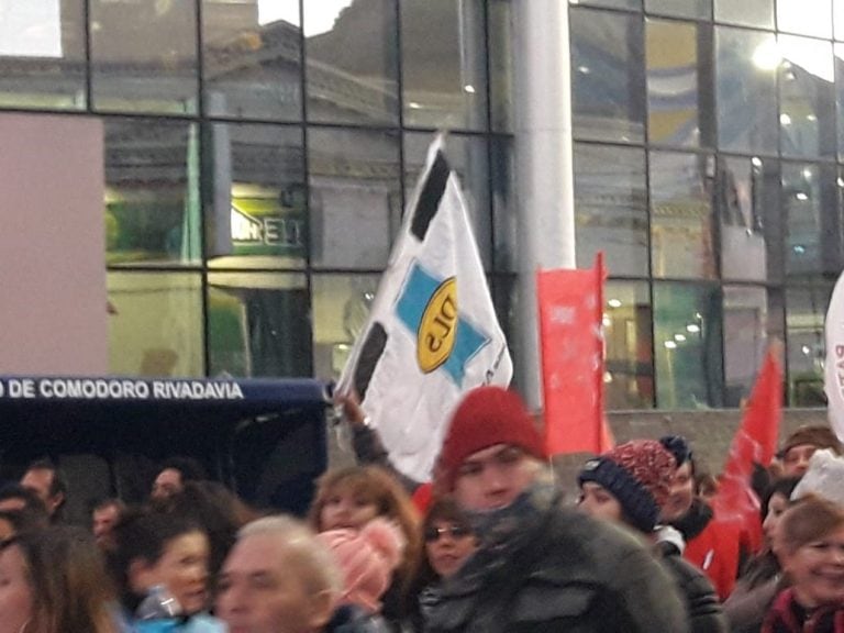 Movilización docente en Comodoro Rivadavia. Foto Marcelo Vidal/Del Mar