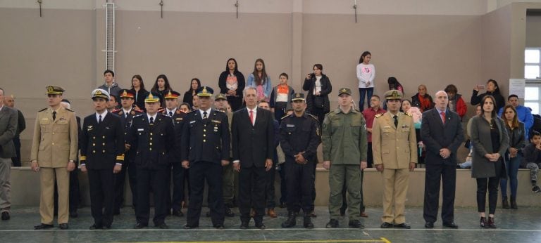 Participó del acto personal de las FFAA.