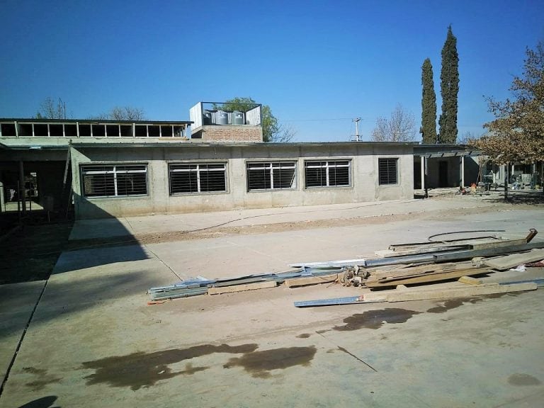 Obras en la escuela Guillén en Real del Padre.