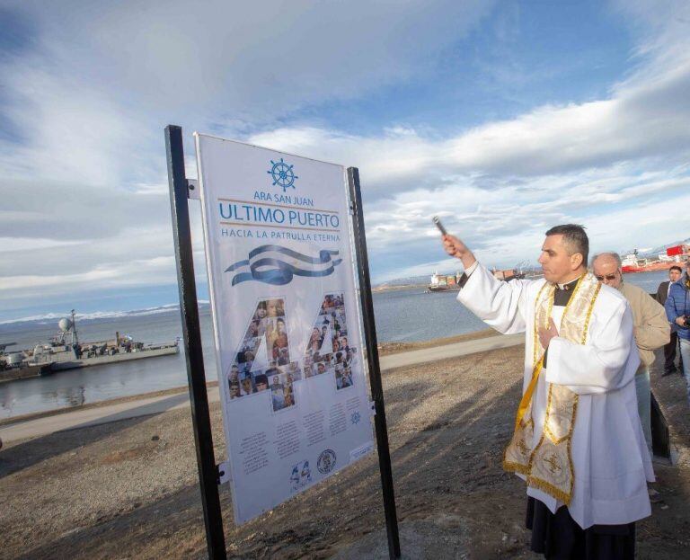 Recordatorio a los 44 tripulantes del ARA San Juan en Ushuaia.