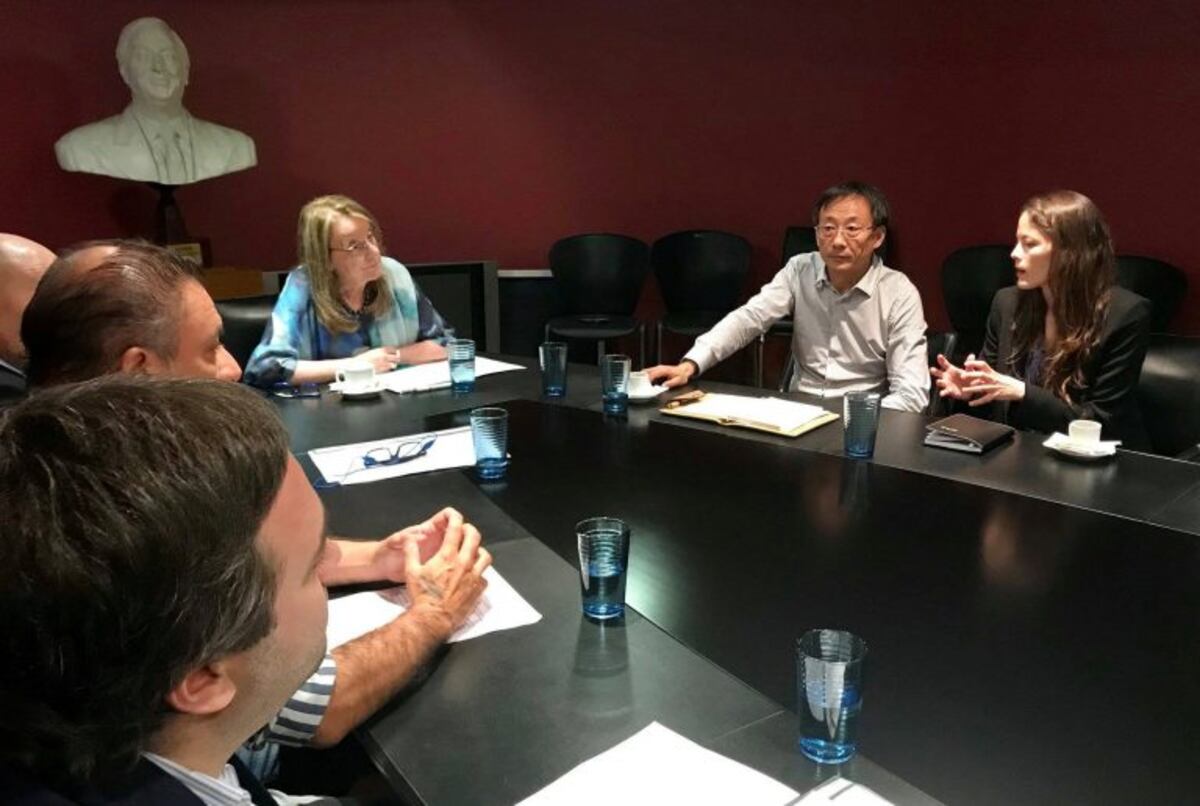 La gobernadora se reunió con el presidente de Sinopec