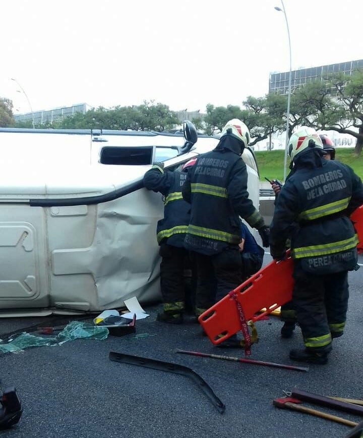 Accidente en General Paz. (Twitter)