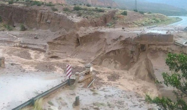 El 1 de febrero de 2016 un poderoso temporal que produjo un alud que destruyó el puente sobre el arroyo El Tigre.