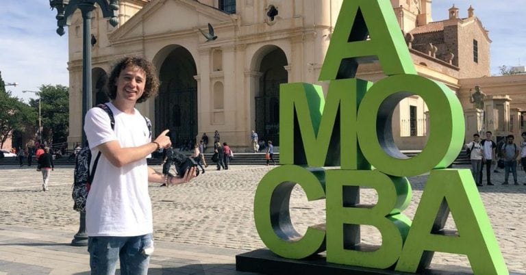 El youtuber Luisito Comunica pasó por Córdoba.