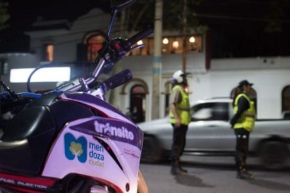 Controles en las calles mendocinas y Alta Montaña.