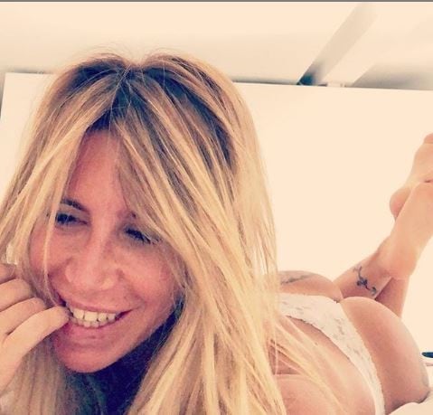 Florencia Peña publicó una secuencia de fotos desde la cama