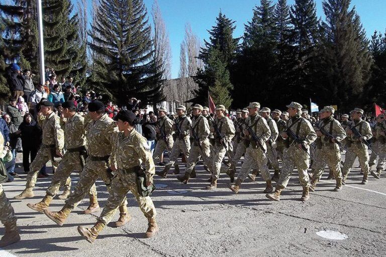 Dos altos jefes del Regimiento 3 de Esquel fueron imputados por presunto acoso sexual.